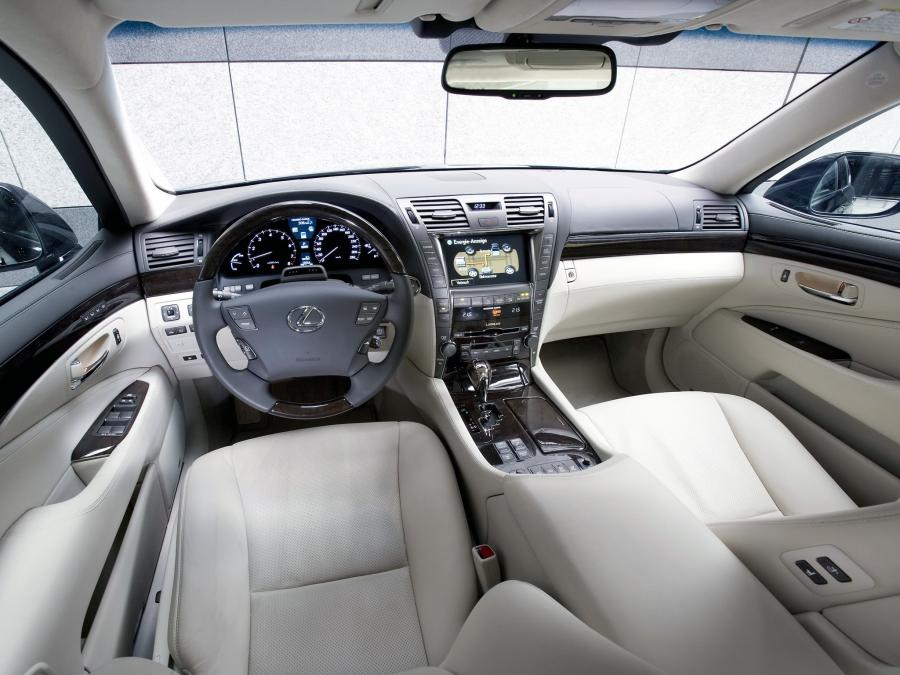  Lexus LS600h 2007 года  (EU) (фото 3 из 16)